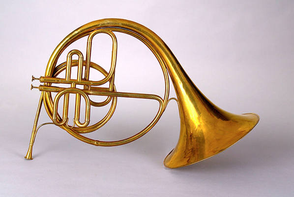 Single horn, F