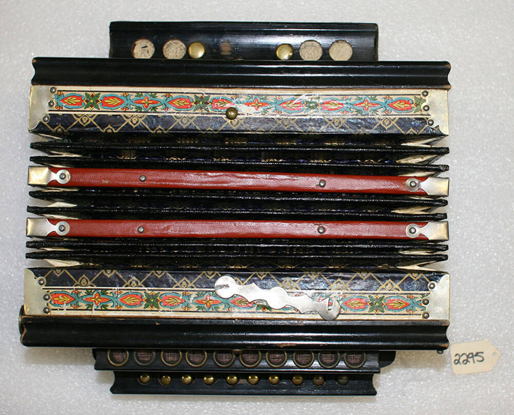 Diatonic button accordion