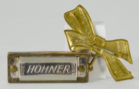 Miniature diatonic harmonica, C, with pin