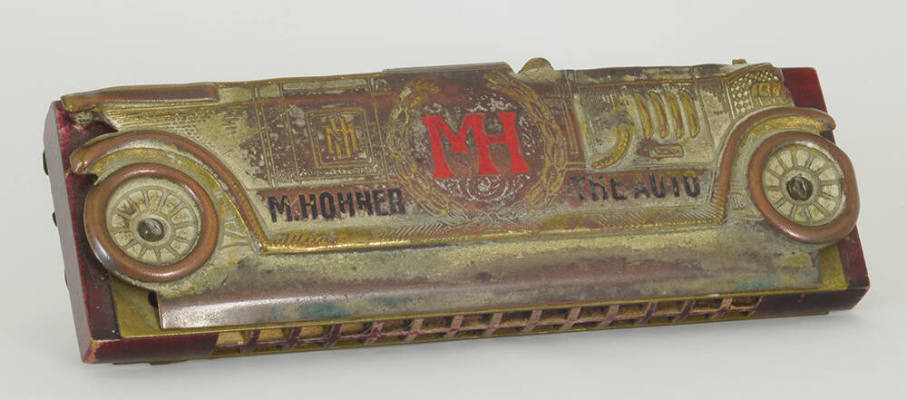 Tremolo harmonica, A