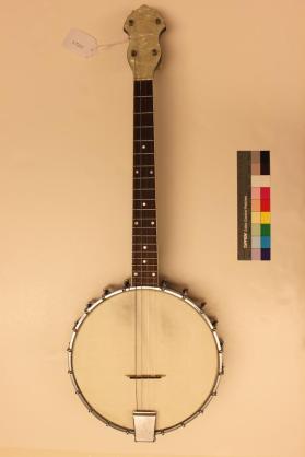 Baritone banjo-ukulele