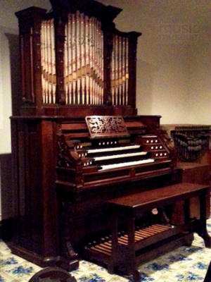 Reed organ