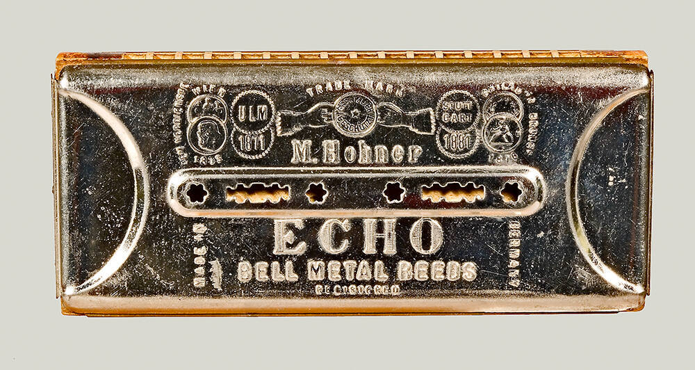 Harmonica, double-sided, tremolo