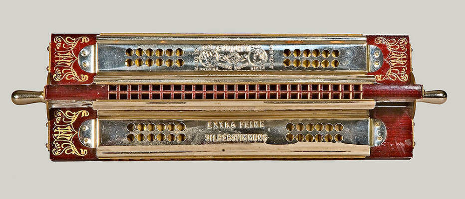 Paddle-wheel tremolo harmonica, C, F, D, G