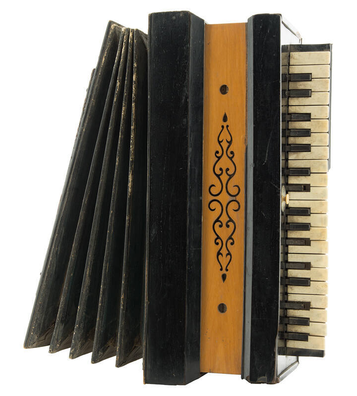 Chromatic accordion