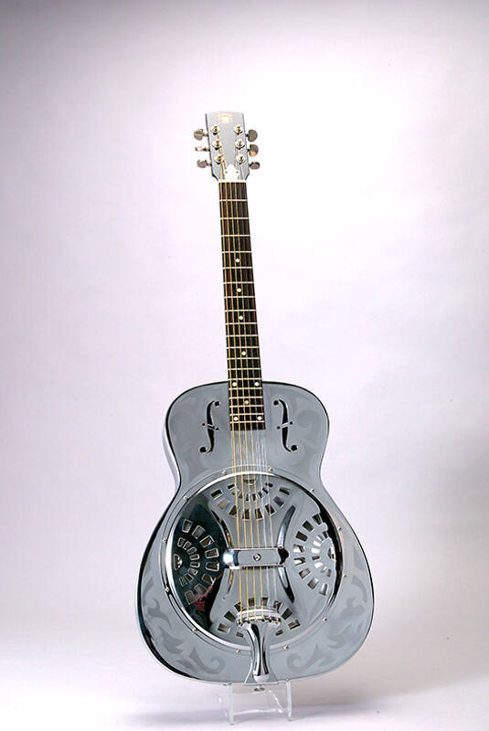 Resonator guitar