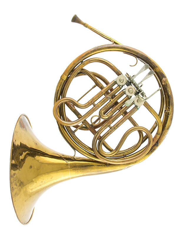 Single horn, F