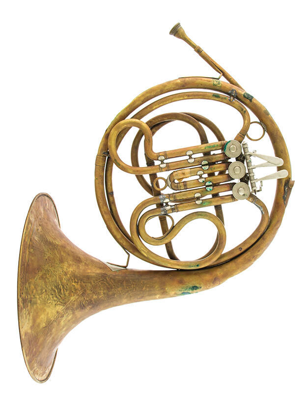 Single horn, F, E-flat