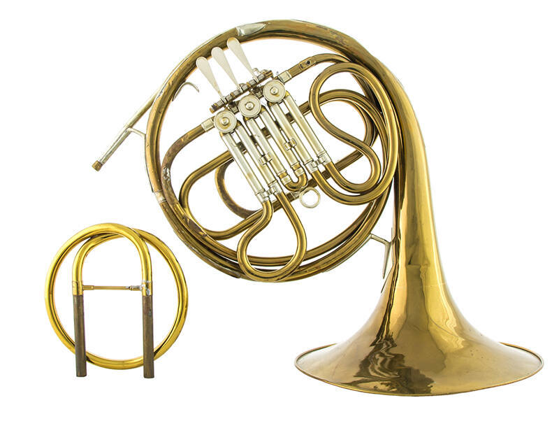 Single horn, F, E-flat