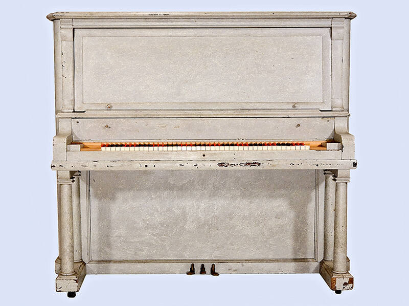 Upright piano with Howe-Way 6-6 experimental keyboard