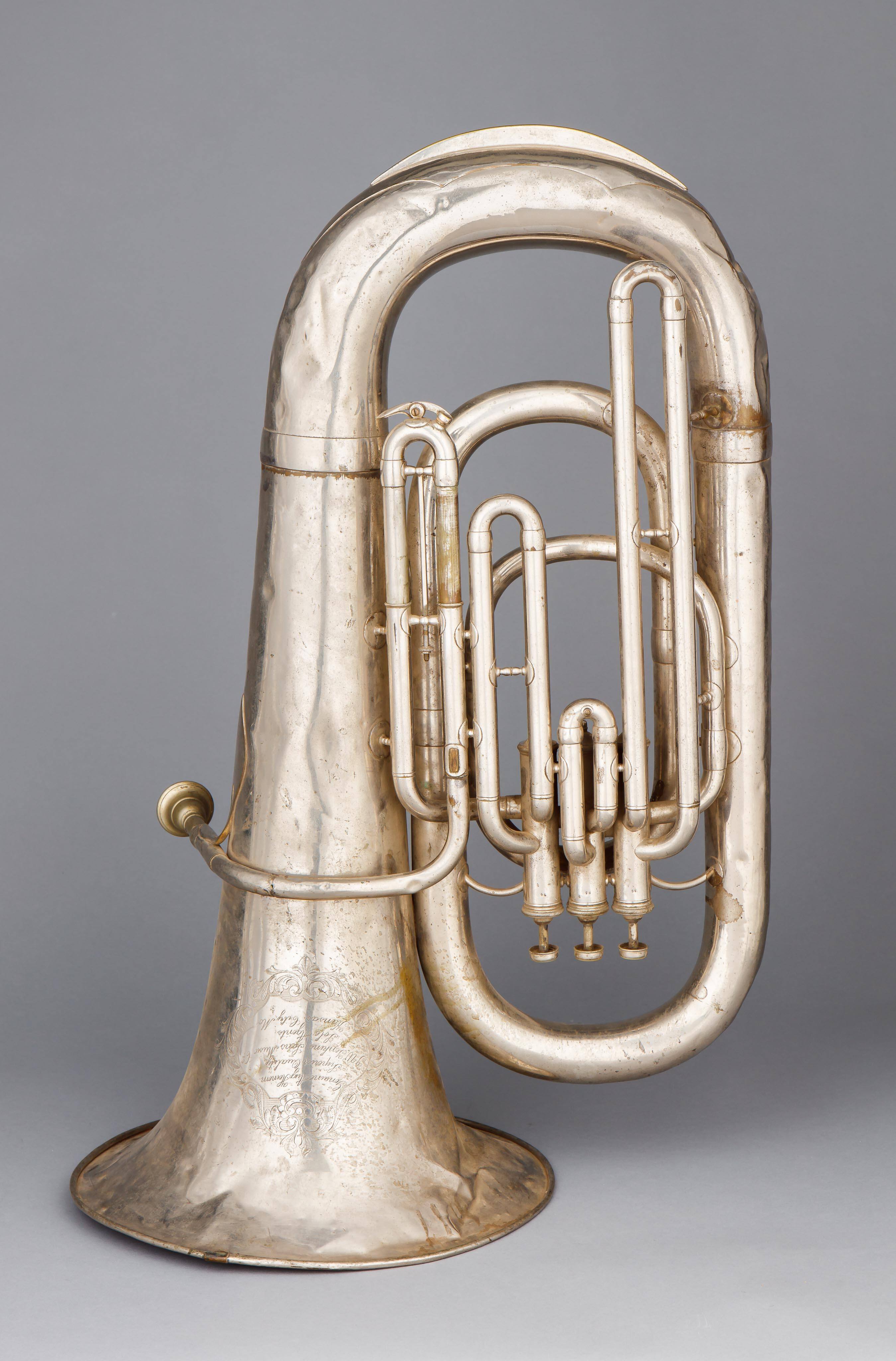 Tuba, E-flat, high pitch / low pitch