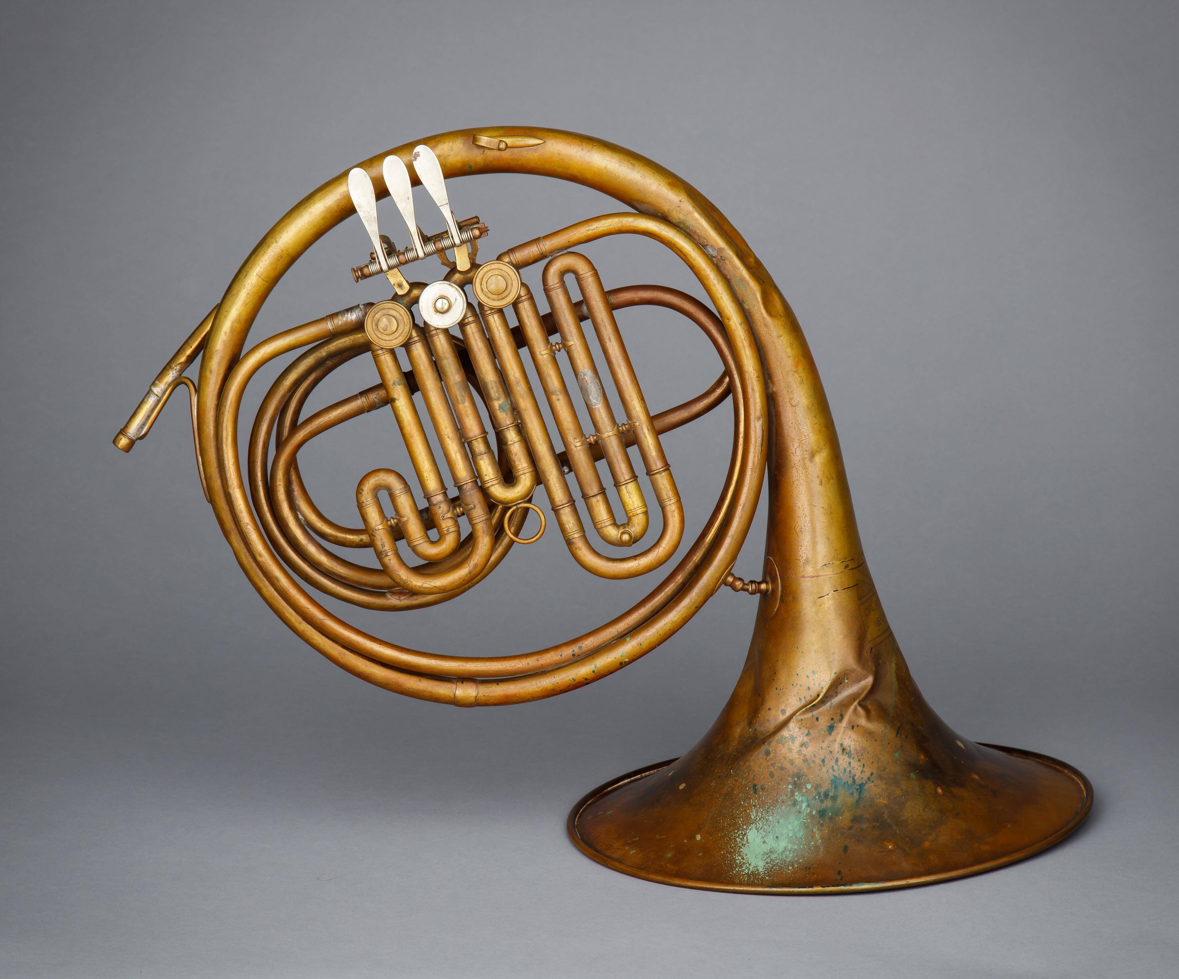 Single horn, F, E-flat