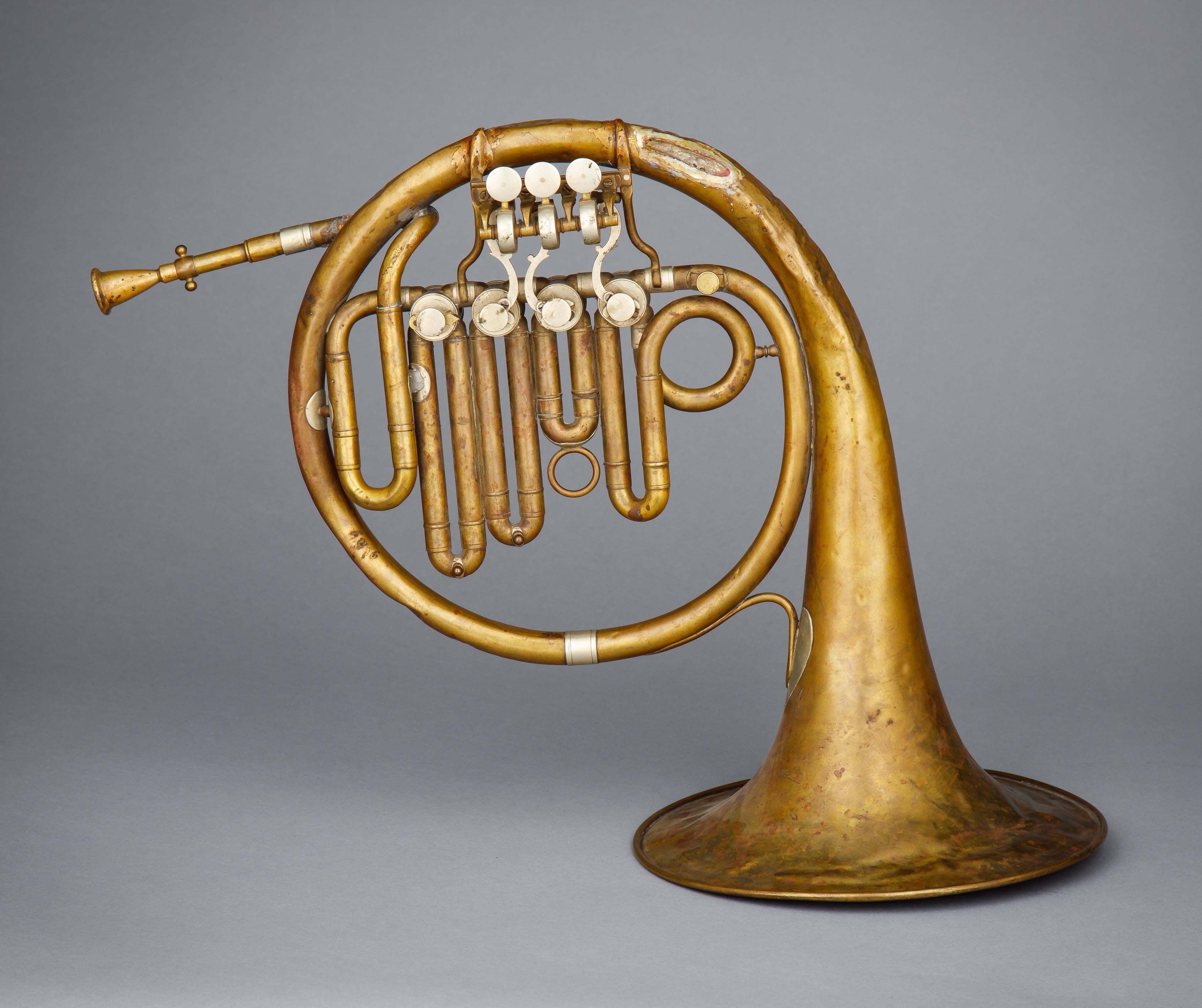 Single horn, F, E-flat