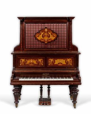 Upright piano