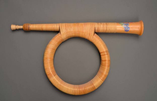 Circular alphorn, G-sharp, A-flat