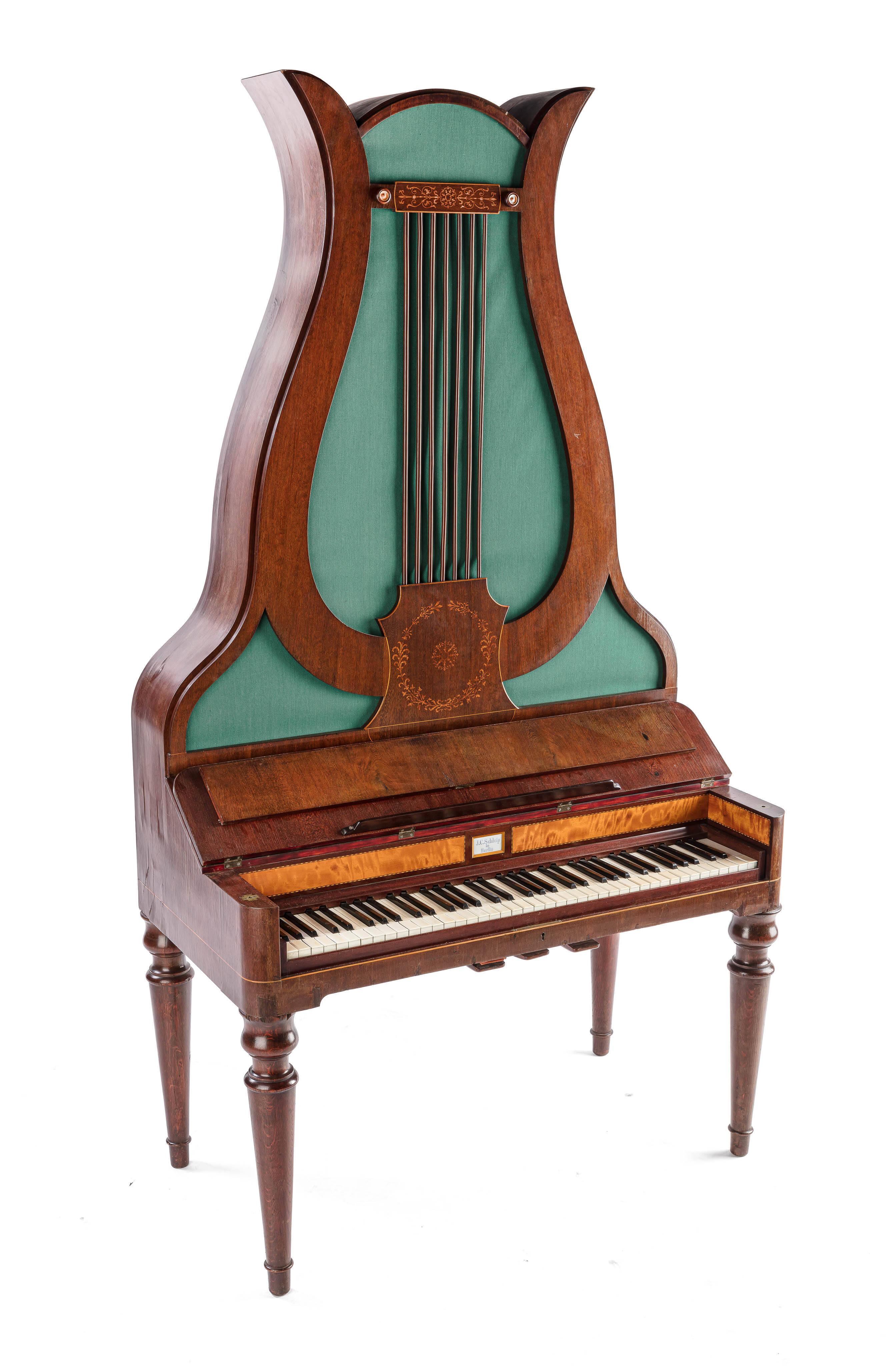 Upright piano