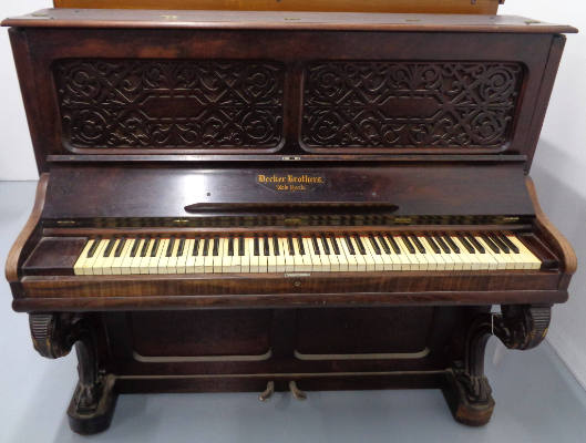 Upright piano