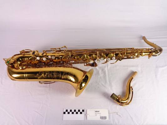 Tenor saxophone, B-flat