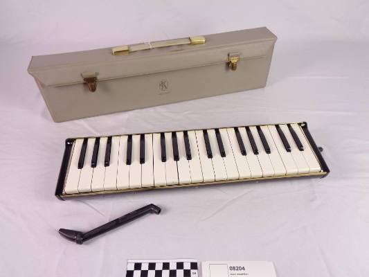 Blow accordion