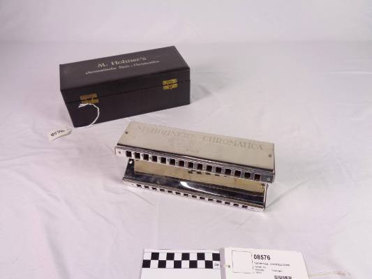 Chromatic bass harmonica, E