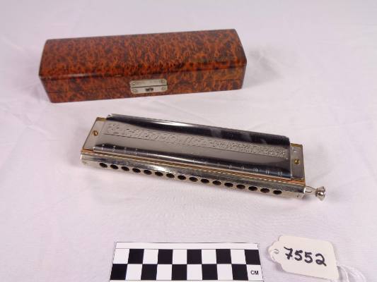 Chromatic harmonica, C