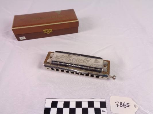 Chromatic harmonica, C