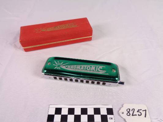 Chromatic harmonica