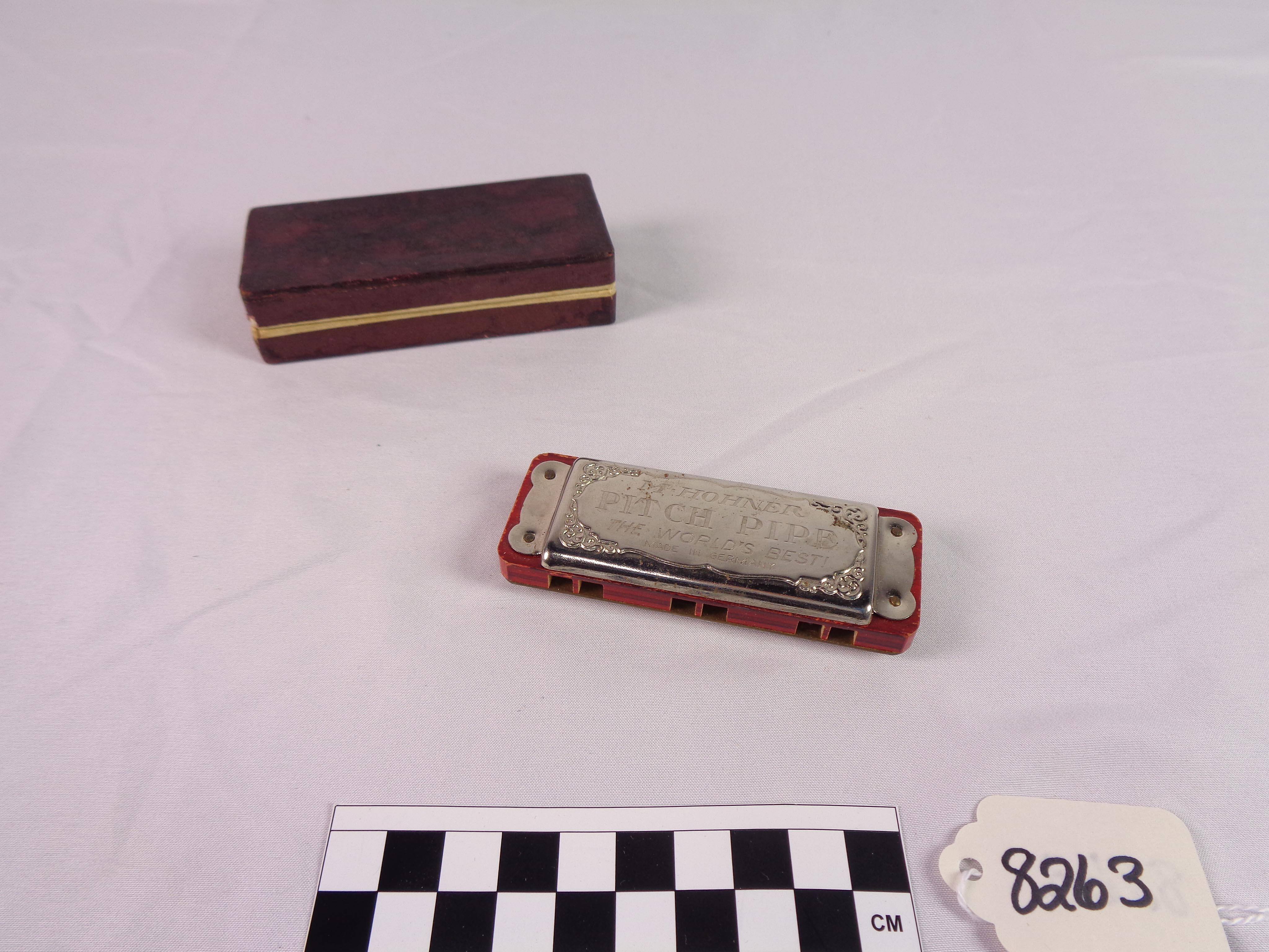 Pitch pipe, E to E-flat