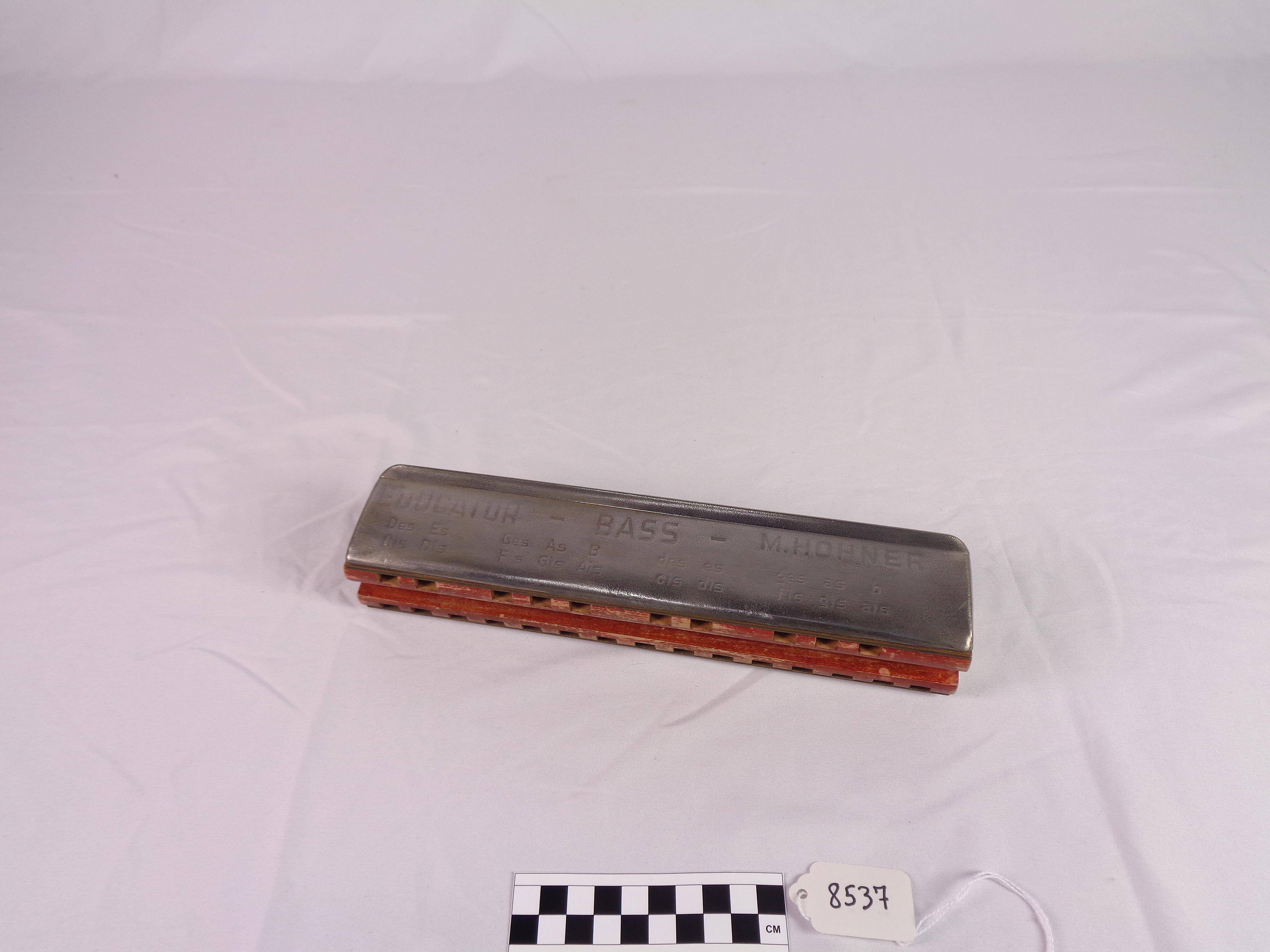 Bass harmonica