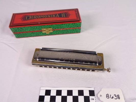 Chromatic harmonica, C