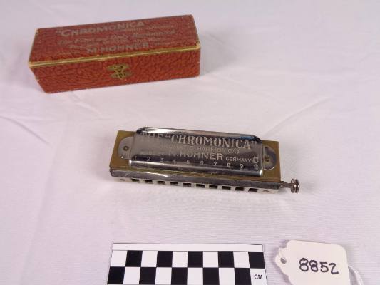 Chromatic harmonica, C