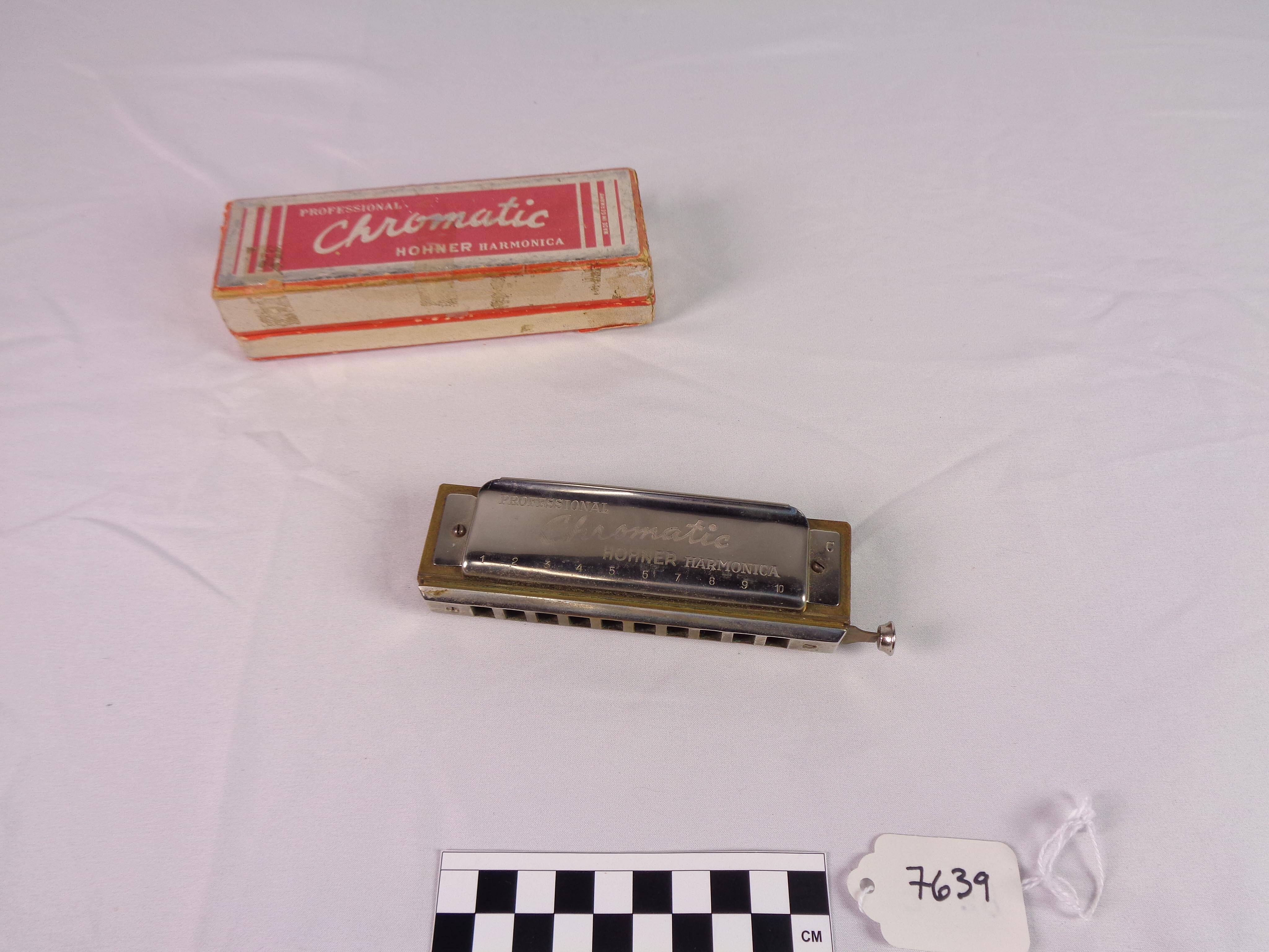 Chromatic harmonica, C