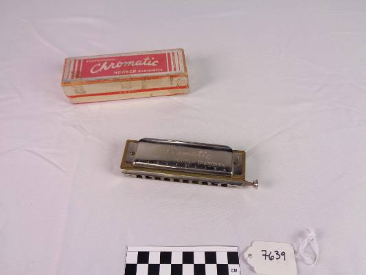 Chromatic harmonica, C