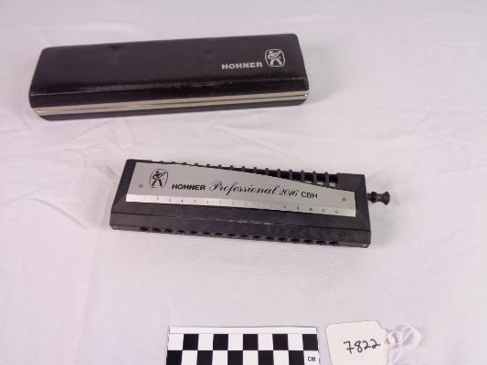 Chromatic harmonica, C
