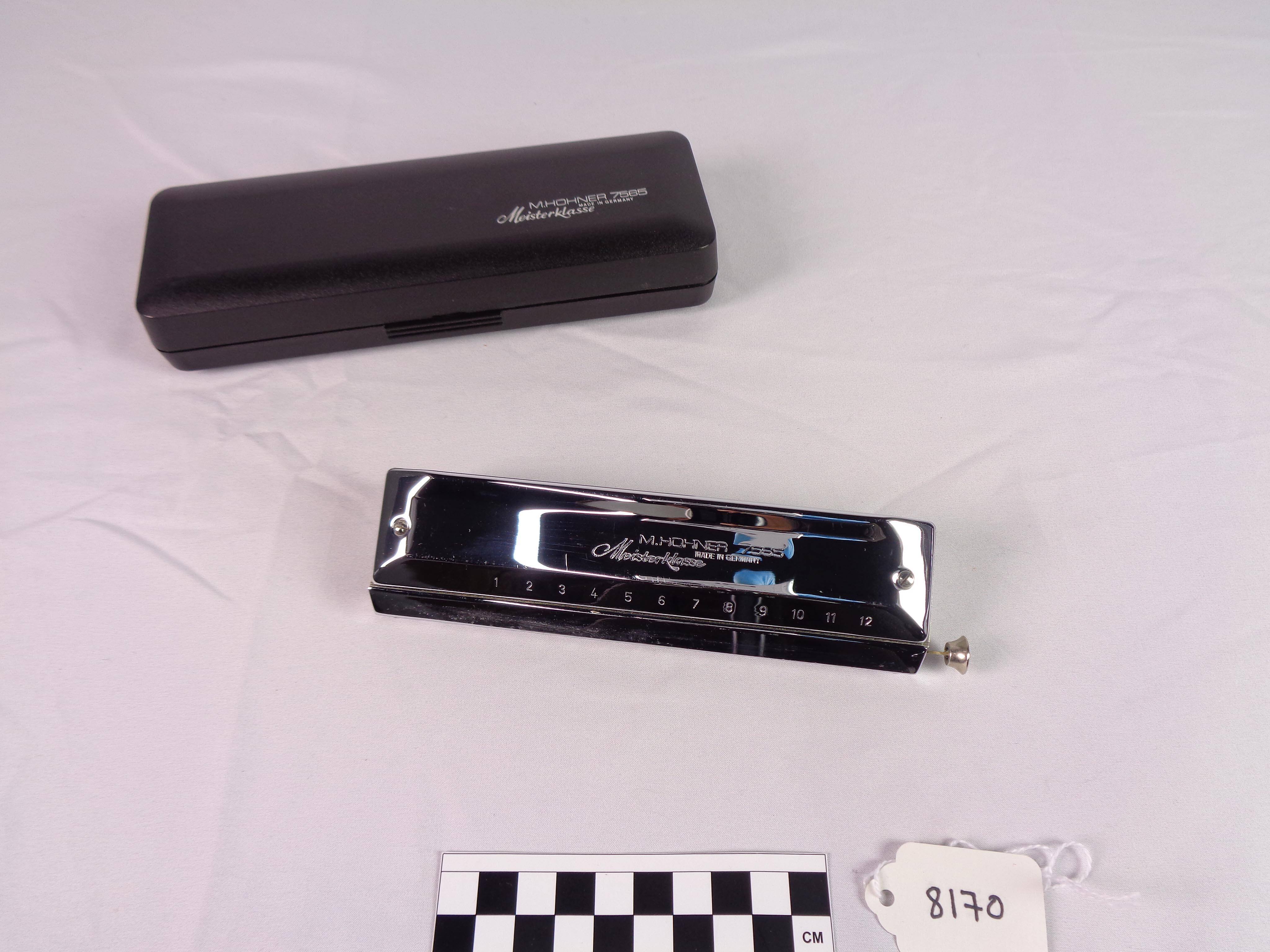 Chromatic harmonica, C