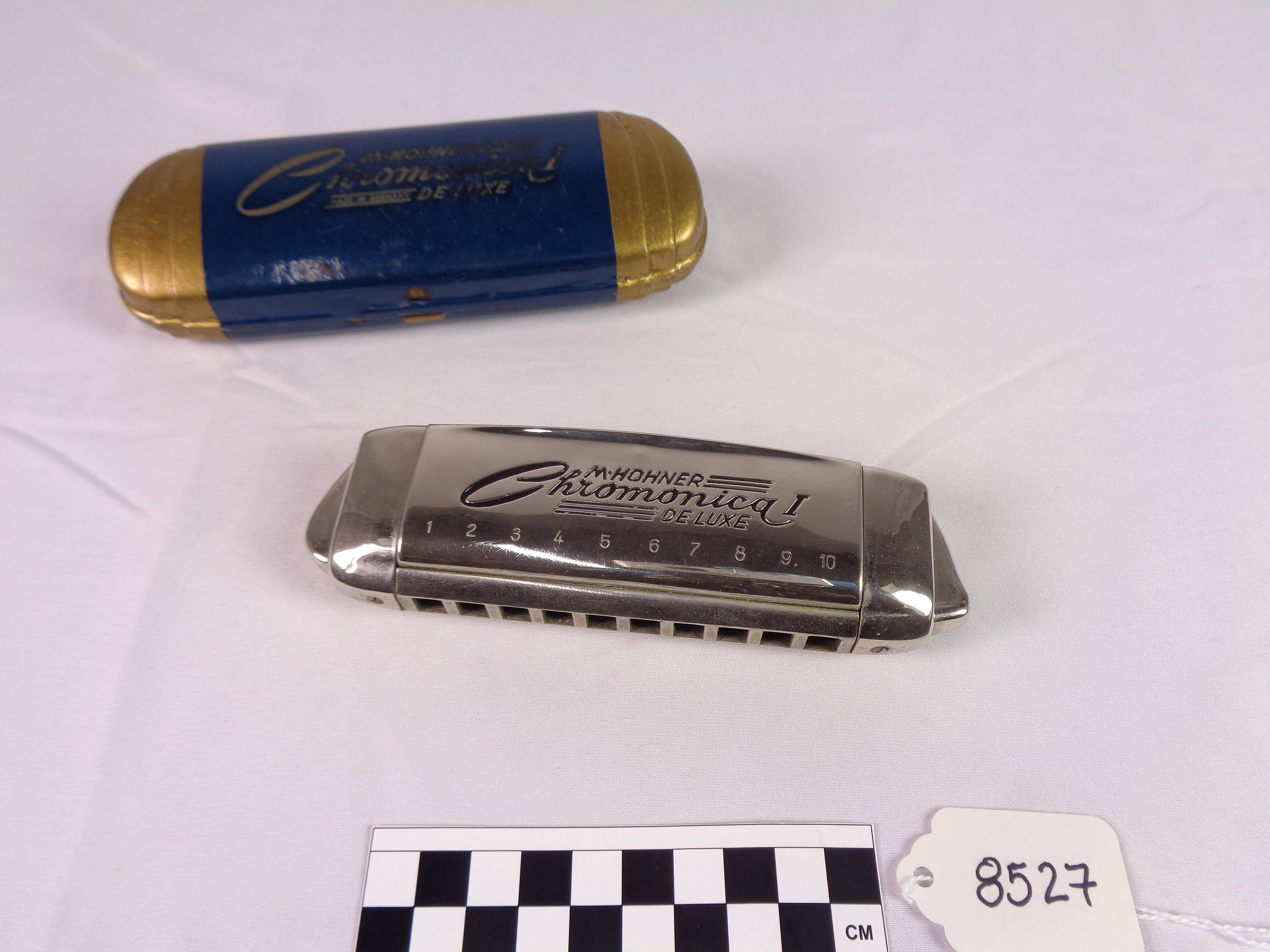 Chromatic harmonica, C