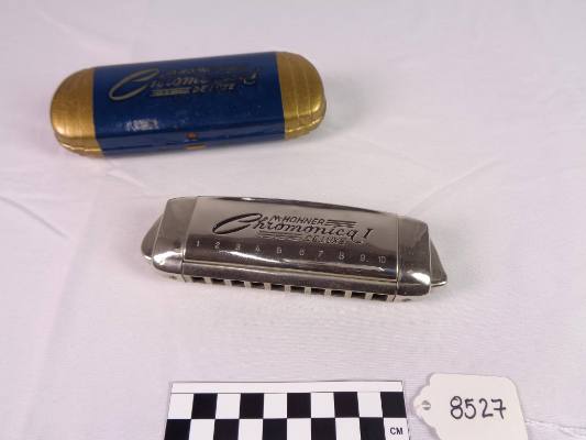 Chromatic harmonica, C