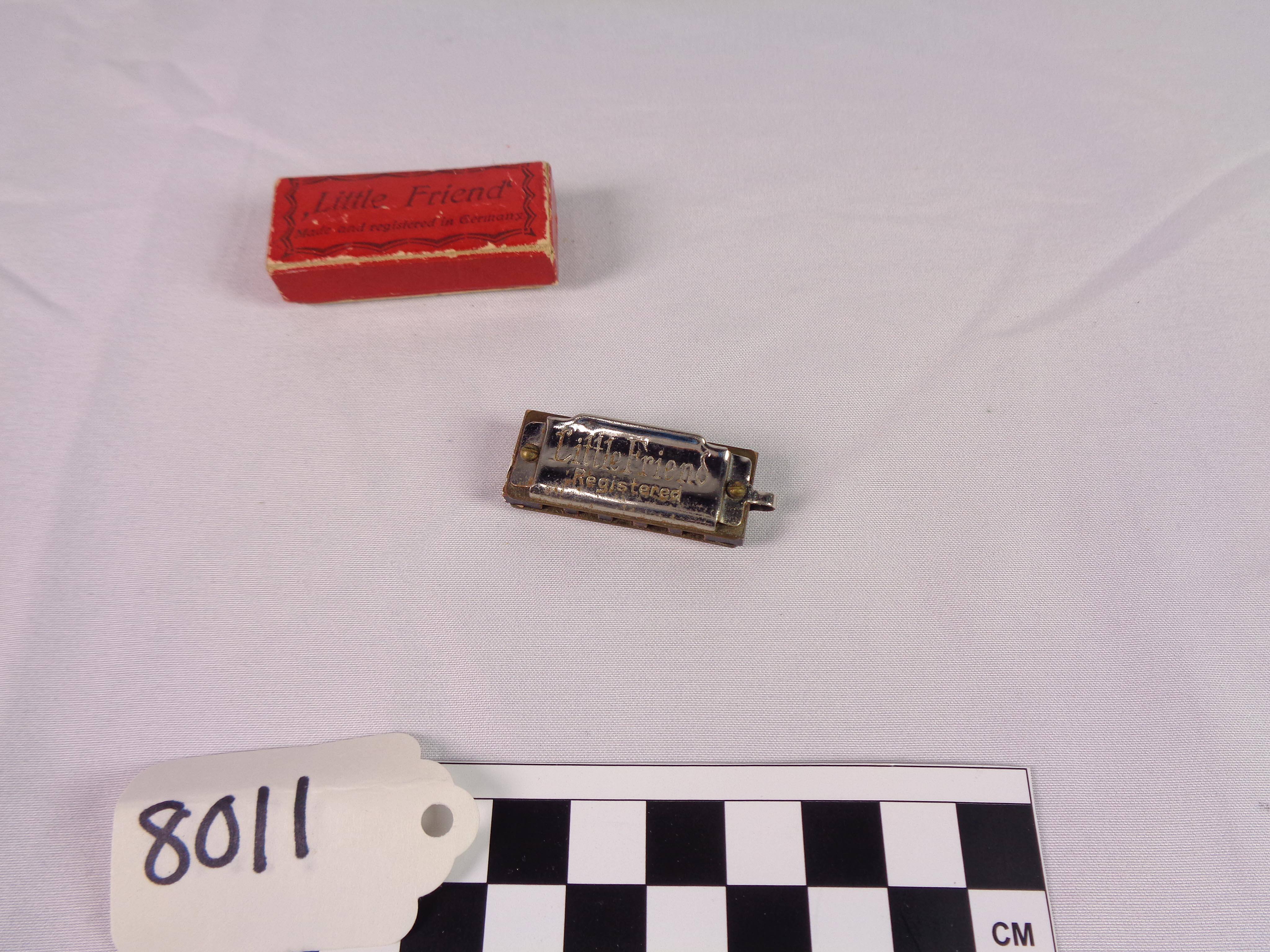 Miniature harmonica