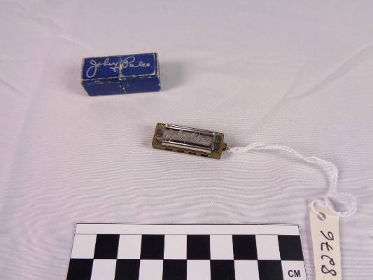 Diatonic miniature harmonica, C
