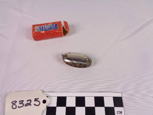 Miniature harmonica