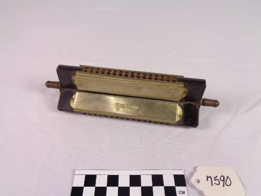 Tremolo triplet harmonica