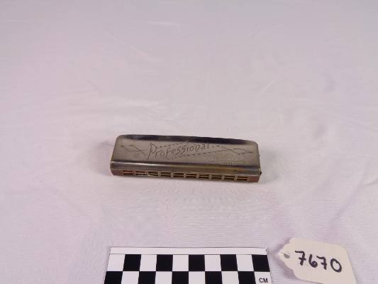 Tremolo harmonica, C