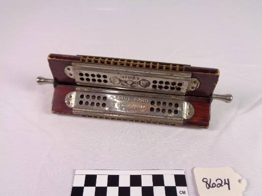 Paddle-wheel tremolo harmonica, A, C, G