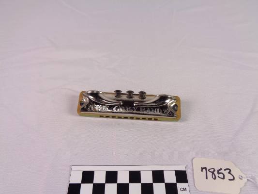 Harmonica, grommet