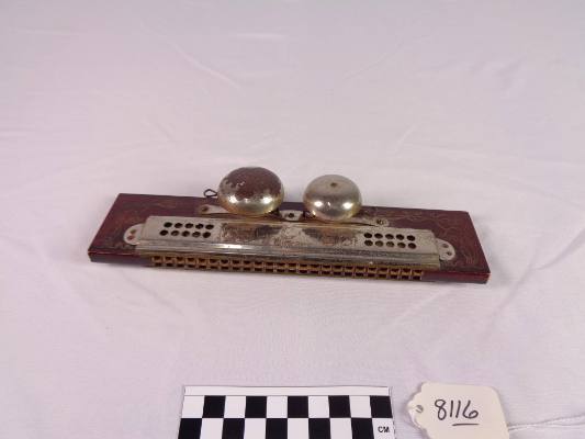 Tremolo bell harmonica, E