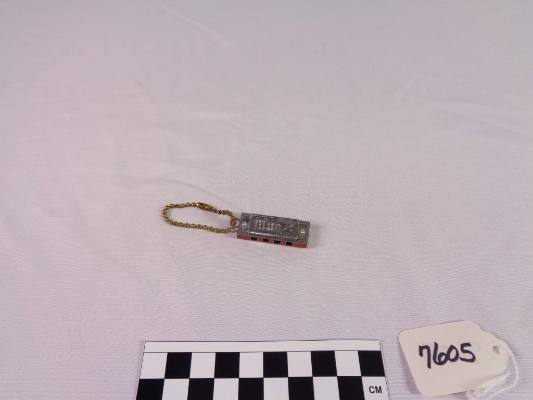 Miniature harmonica