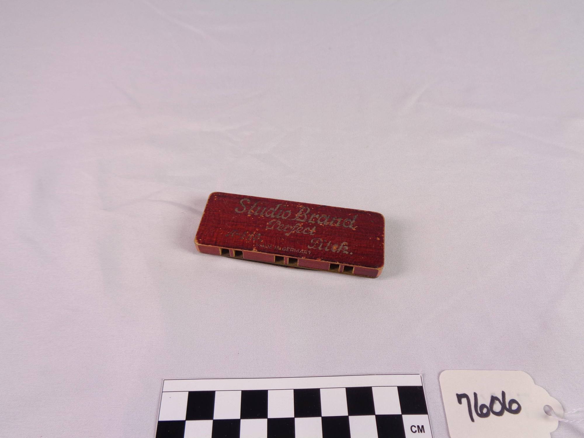 Pitch pipe, E to E-flat