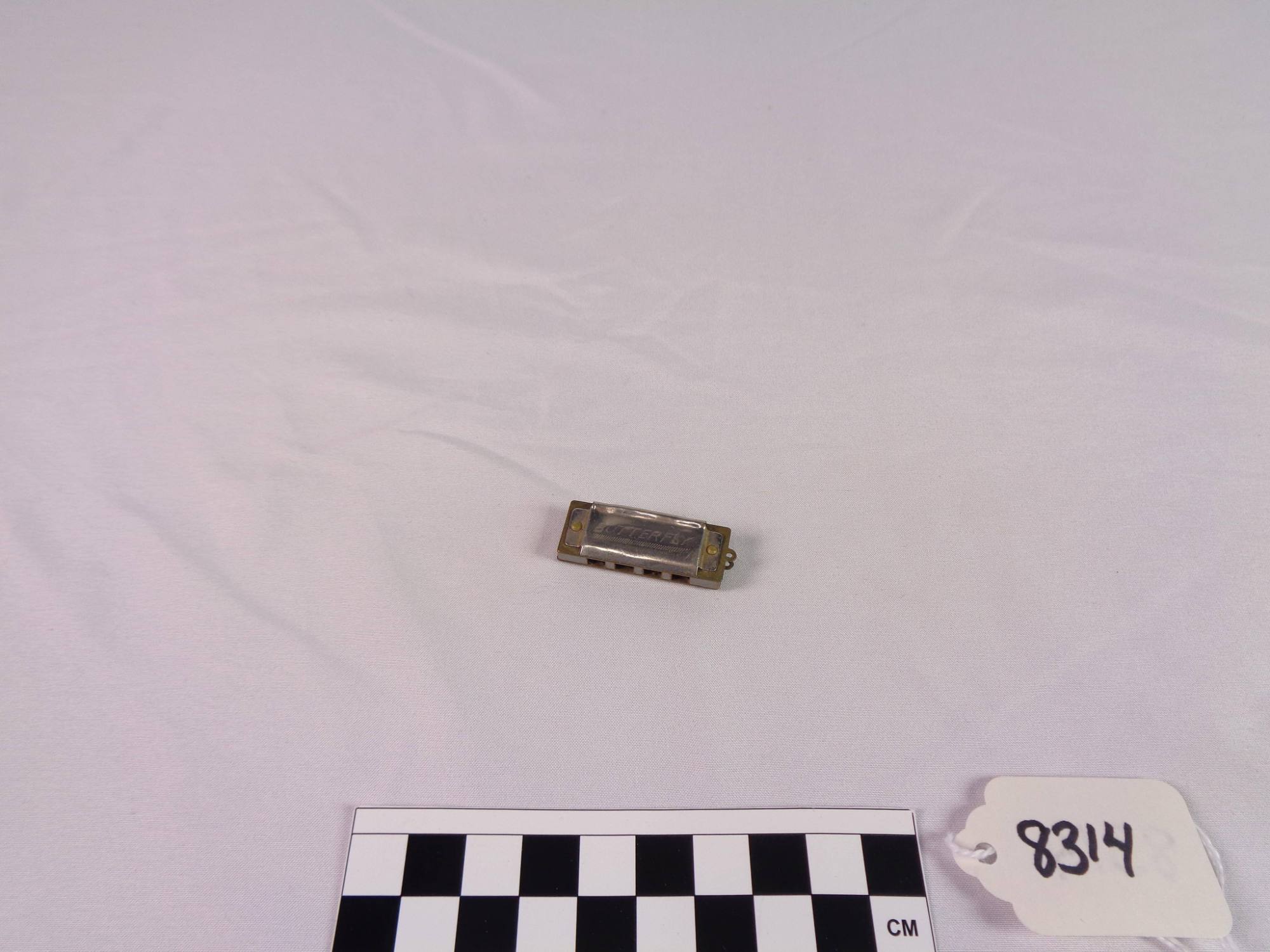 Miniature harmonica