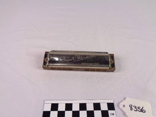 Chord harmonica, B-flat, B