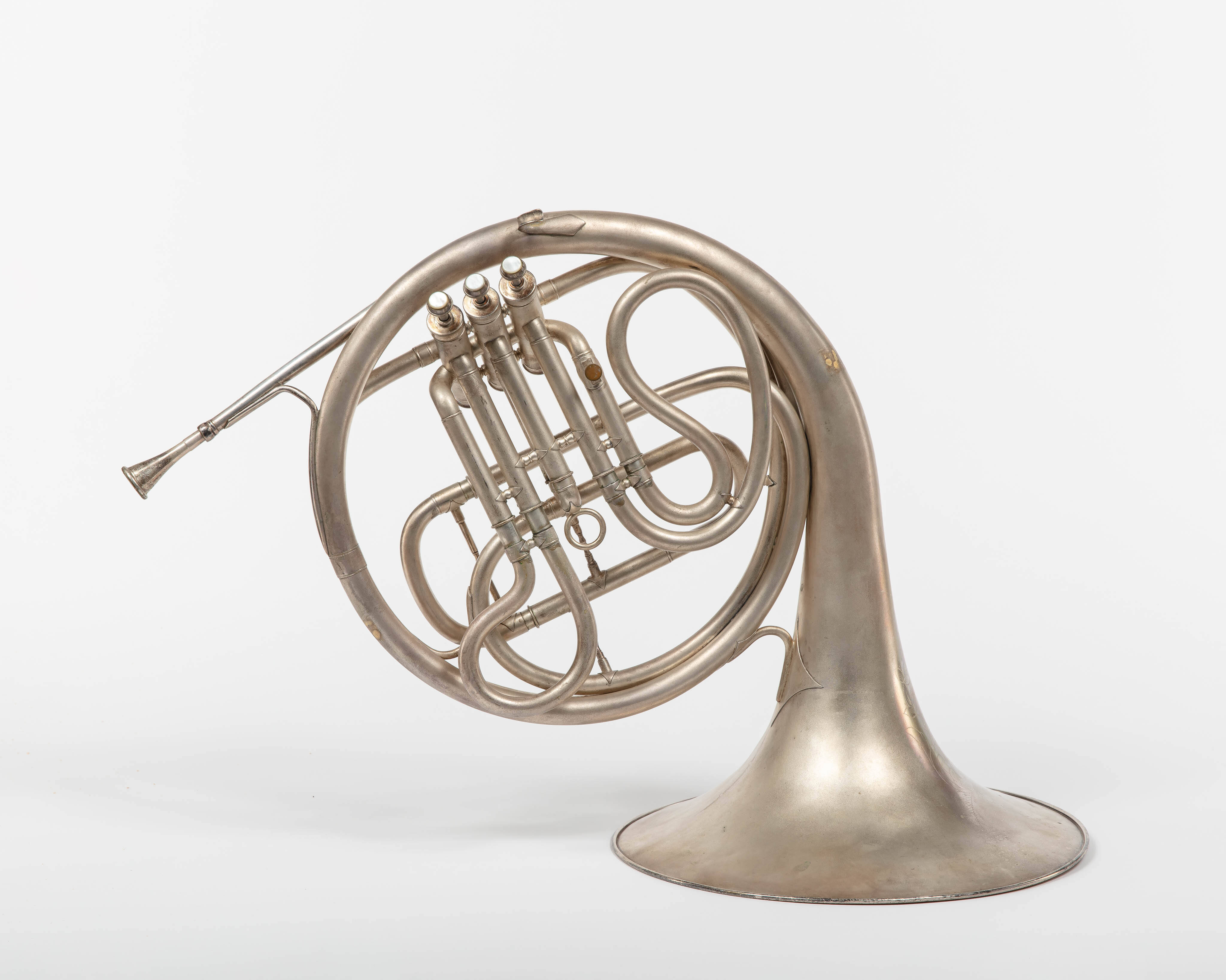 Single horn, F, E-flat, D